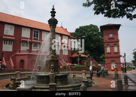 Queen Victoria Memorial Fountain und Stadthuys Museum Dutch Square Melaka Malaysia April 2008 Stockfoto