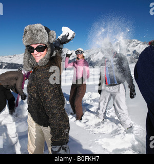 Gruppe, Schneeballschlachten Stockfoto