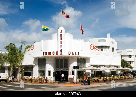 Jerry's Famous Deli auf Collins Avenue, Miami, Florida, USA Stockfoto