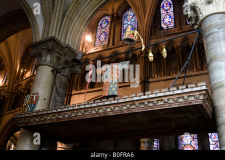 Kleidungsstücke aus dem Schwarzen Prinzen in Canterbury Kathedrale Canterbury Kent England Großbritannien Stockfoto