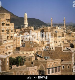 Skyline von schönen alten traditionellen Gebäuden und Minarette, Sanaa, Jemen Stockfoto