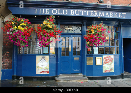 Die alten Buttermarket, Pub in Canterbury, England Stockfoto