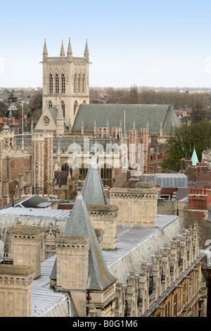 Skyline von Cambridge - Blick über die Dächer der Gonville und Caius Colleges in Richtung St. Johns College Chapel, Cambridge University Colleges, Cambridge UK Stockfoto