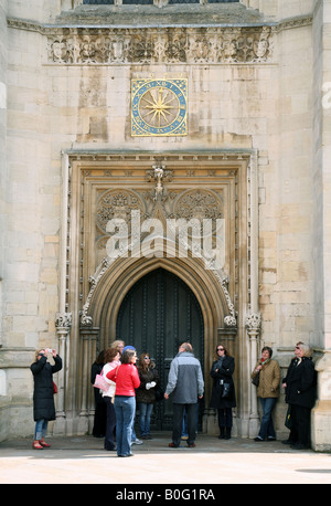 Der Haupteingang zum St. Marys Church, Cambridge England Stockfoto