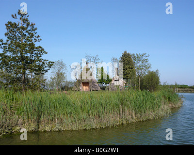 Typische "Fishermans Haus" auf einer kleinen Insel in der Lagune des Veneto, in der Nähe von Bibione / Porto Baseleghe, nur mit einem Boot erreichbar Stockfoto