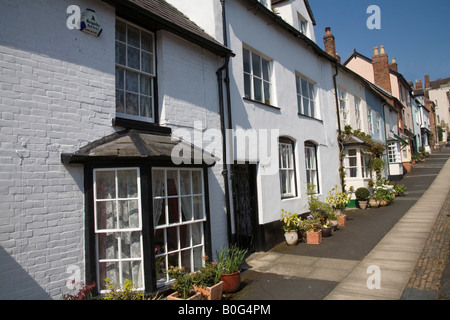 Ludlow Shropshire UK kann eine schöne Reihe von weiß getünchten Häuser im unteren Broad Street Stockfoto