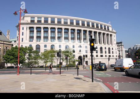 London-England-Unilever-Haus bei 100 Victoria Embankment das 1931 erbaute aber erst kürzlich renoviert in 2007 Stockfoto