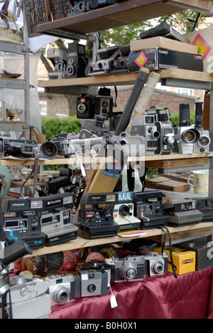 Antike Kameras an der Portobello Road Market Stockfoto