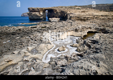 Salzpfannen und Azure Window Dwejra Point Gozo Malta Stockfoto