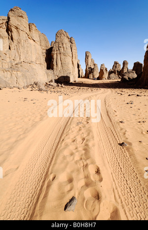 Felsformationen im Tassili du Hoggar, Wilaya Tamanrasset, Wüste Sahara, Algerien, El Ghessour, Nordafrika Stockfoto