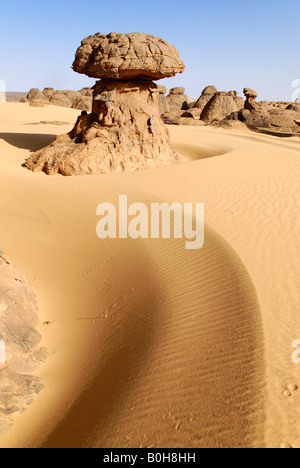 Felsformationen, Youf Ahakit, Tassili du Hoggar, Wilaya Tamanrasset, Wüste Sahara, Algerien, Nordafrika Stockfoto