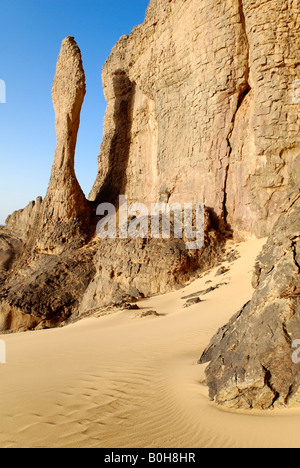 Felsformationen im Tassili du Hoggar, Wilaya Tamanrasset, Wüste Sahara, Algerien, Tin Akachaker, Nordafrika Stockfoto