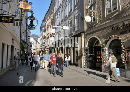 Getreidegasse-Straße in der Altstadt von Salzburg, Austria, Europe Stockfoto