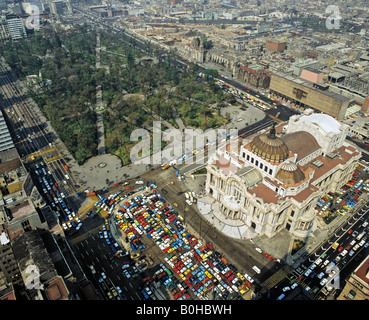 Luftbild der Palacio de Las Bellas Artes, Palast der schönen Künste in Mexico City, Mexiko, Mittelamerika Stockfoto