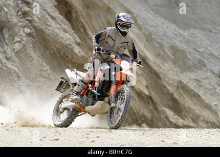 Motorradfahrer, KTM 950R Super Enduro Stockfotografie - Alamy