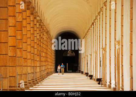 Kolonnade, La Certosa di Peduale Kloster, Padula, Provinz von Salerno, Kampanien, Süditalien, Italien, Europa Stockfoto