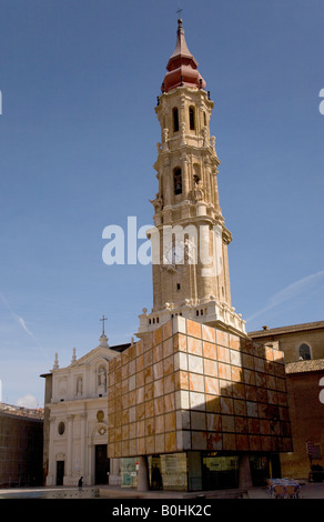 Glockenturm oder Bell Tower der Catedral de San Salvador Kathedrale La Seo, in Saragossa oder Zaragoza, Kastilien, Aragon, Spanien, Europa Stockfoto