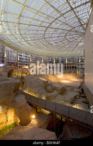 Das Museum Museo del Teatro de Caesaraugusta, Amphitheater aus der Zeit des römischen Kaisers Augustus, Gründer der Stadt Zarag Stockfoto