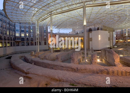 Das Museum Museo del Teatro de Caesaraugusta, Amphitheater aus der Zeit des römischen Kaisers Augustus, Gründer der Stadt Zarag Stockfoto