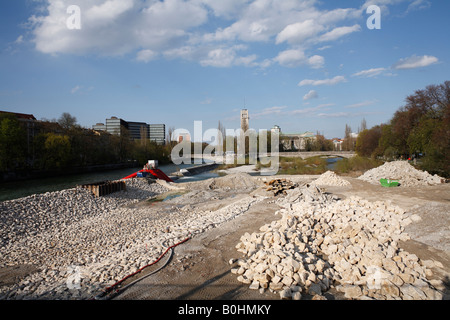 Renaturierung der Isar River, Europäische Patentorganisation und Deutsches Museum an der Rückseite, München, Bayern, Deutschland Stockfoto