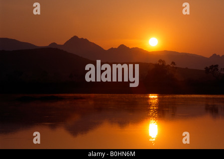 Sonnenaufgang über das Karwendel Range, Tirol, Österreich, Europa Stockfoto