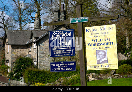 Melden Sie für Rydal Mount, Heimat des Dichters William Wordsworth, Rydal, in der Nähe von Ambleside, Nationalpark Lake District, Cumbria, England UK Stockfoto