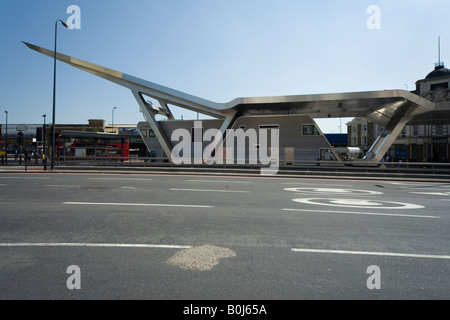 Vauxhall Kreuz Bus Interchange solar powered Gebäude London UK Stockfoto