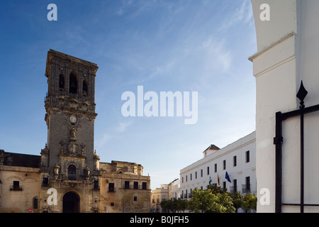 Arcos De La Frontera, Spanien. S Marienkirche im Cabildo Square Stockfoto