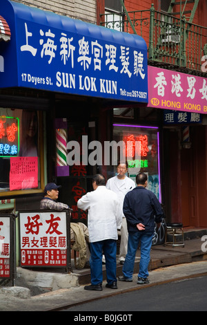 Friseur in Chinatown Lower Manhattan New York City New York USA Stockfoto