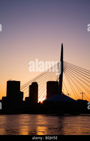 Esplanade Riel Brücke über den Red River Winnipeg Manitoba Kanada Stockfoto