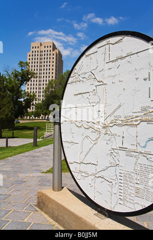 North Dakota Karte außerhalb der staatlichen Bibliothek State Capitol Bismarck North Dakota USA Stockfoto