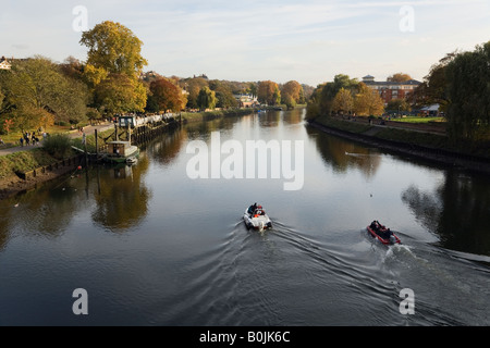 Richmond upon Thames, Boote auf der Themse. Herbst. London, Großbritannien Stockfoto