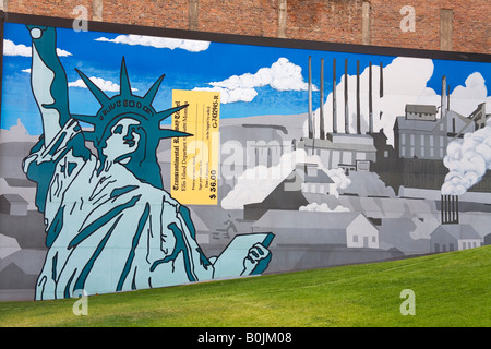 Wandbild von Richard Hansen auf Mine Bankgebäude National Historic District Butte Montana USA Stockfoto