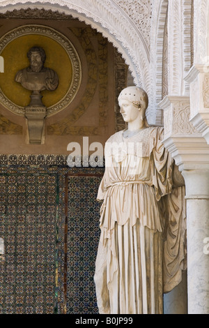 Sevilla, Andalusien, Spanien. Casa de Pilatos, Haupt-Innenhof Patio Principal Stockfoto