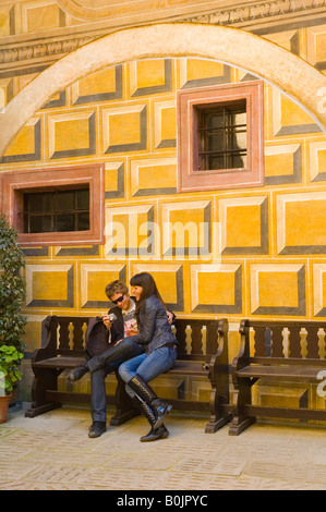Paar Fotos Schloss Cesky Krumlov Tschechien Europa Stockfoto