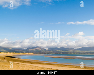 Sandstrand in LLANDDWYN BAY bei Ebbe vor-und Nachsaison. Newborough Isle of Anglesey North Wales UK Großbritannien Stockfoto