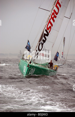 Yacht Skipper Alex Bennett auf Artemis Transat 2008, Fujifilm, Class 40 yacht Race, Plymouth, Devon, UK Stockfoto