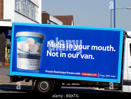 Tesco Hauszustellung van, UK Stockfoto