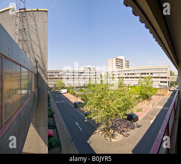 Ein 2 Bild-Stitch auf der berüchtigten Ferrier Estate in Kidbrooke, London Panorama. Stockfoto