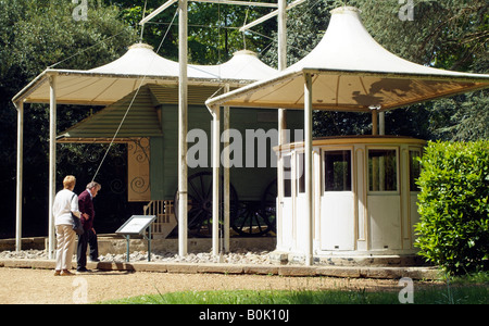 Touristischen Blick der Royal Yacht Alberta weiterleiten, Deckshaus und Königin Victorias Baden Maschine bei Osborne House Estate East Cowes Stockfoto