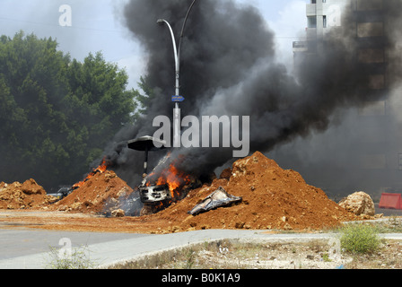 Rad auf der Straße zu brennen Stockfoto