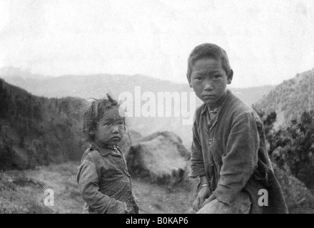 Hill Tribe Kinder, Chakrata, 1917. Artist: Unbekannt Stockfoto