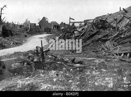 Die Ortschaft Mametz nach dem Juli Bombardierung, Schlacht an der Somme, 1916, (c 1920). Artist: Unbekannt Stockfoto