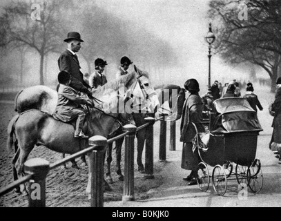 Rotten Row, Hyde Park, London, 1926-1927. Artist: Unbekannt Stockfoto