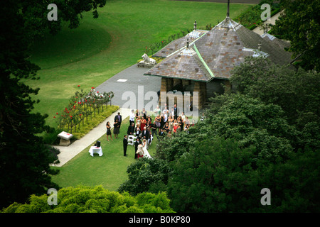 Eine Abend Hochzeit findet statt im Rosengarten Botanic Gardens in Sydney Australia Stockfoto