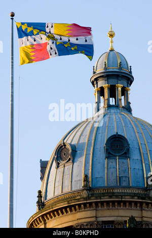 UK England Birmingham Council House tagsüber Flagge Stockfoto