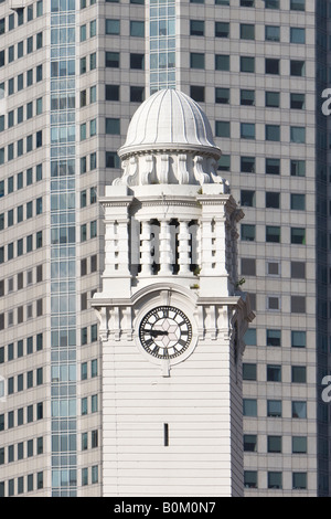 Uhrturm von Victoria Theater und Konzerthalle, Singapur Stockfoto