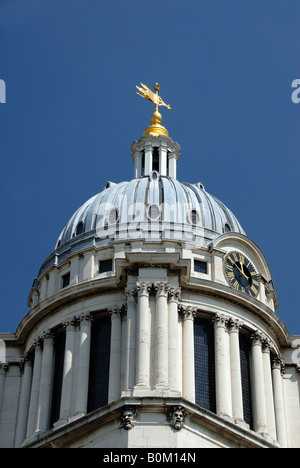 Turm der Kapelle an der alten Royal Naval College in Greenwich, London UK Stockfoto