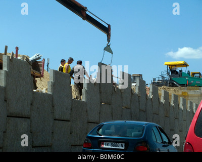 Straßenüberführung Tirana Bau Bau AlbaniaFlyover Tirana Albanien, Tirana Durres Hafen Flughafen Mutter Teresa Verkehr zu erleichtern Stockfoto