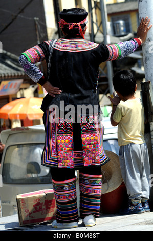 Eine bunte Hani Frau im südlichen Yunnan Provinz China Stockfoto